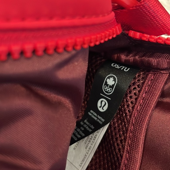 Lululemon Team Canada 2022 Future Legacy Crosbody Bag - Picture 4 of 4